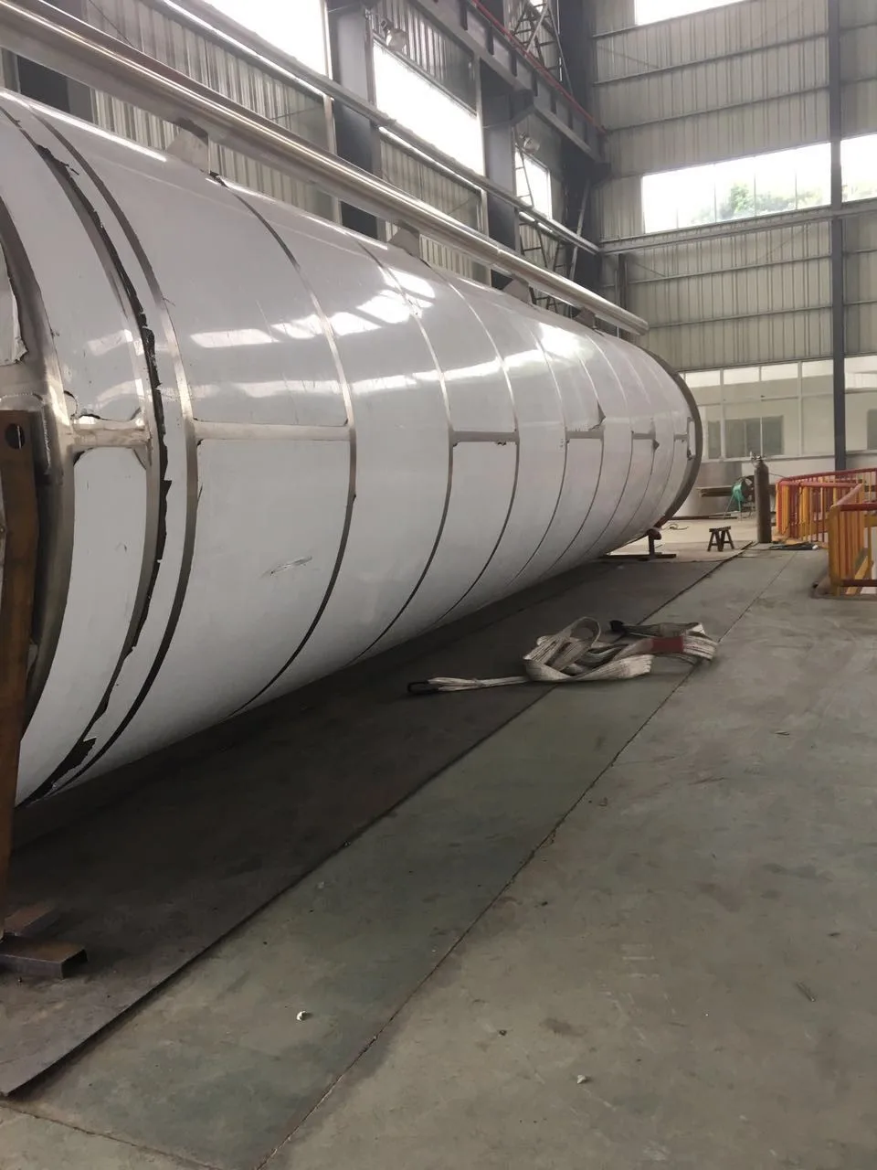 Insullated high quality milk storage tank