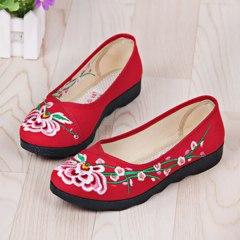 Hot Women Embroidery Chinese Style Casual Flat Shoes