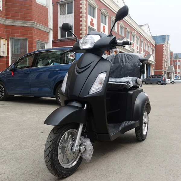 Yasanmotor низкая цена Электрический скутер 3 колеса е