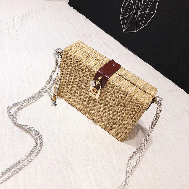 Summer new fairy bag female 2018 new wave Korean version of the wild Messenger bag shoulder straw ins explosion models