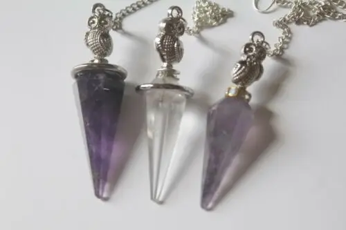 Wholesale Pendulum Prism Natural Gem Stone Metal Crystal Healing Ritual Pagan Wicca Quartz Pendant Healing for Gift