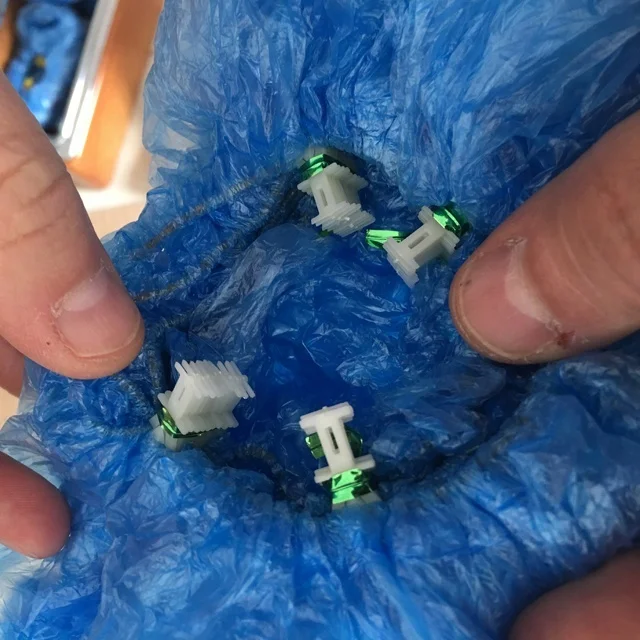 Automatic Eco-Friendly Plastic Shoe Covers Dispenser Waterproof and Stocked House Cleaning Tool with Steel Frame