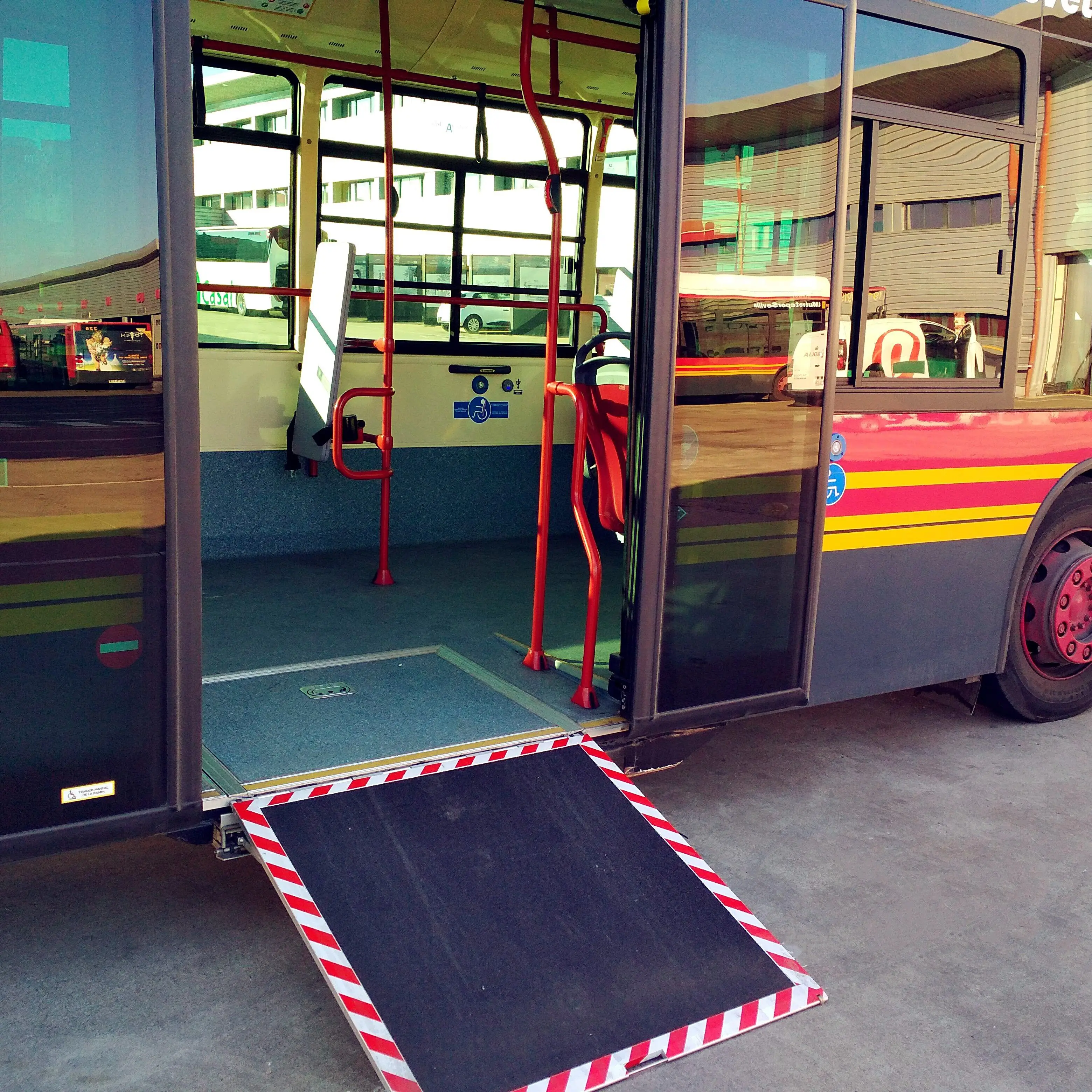 CE certified EWR-L bus wheelchair loading ramps with 350kg capacity