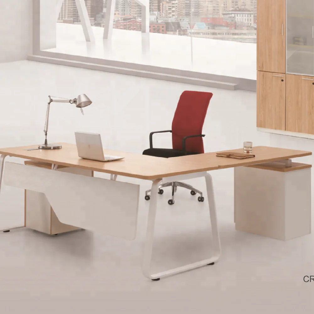 Деревянная панель и распылительная стальная рама руководитель директор офисный стол