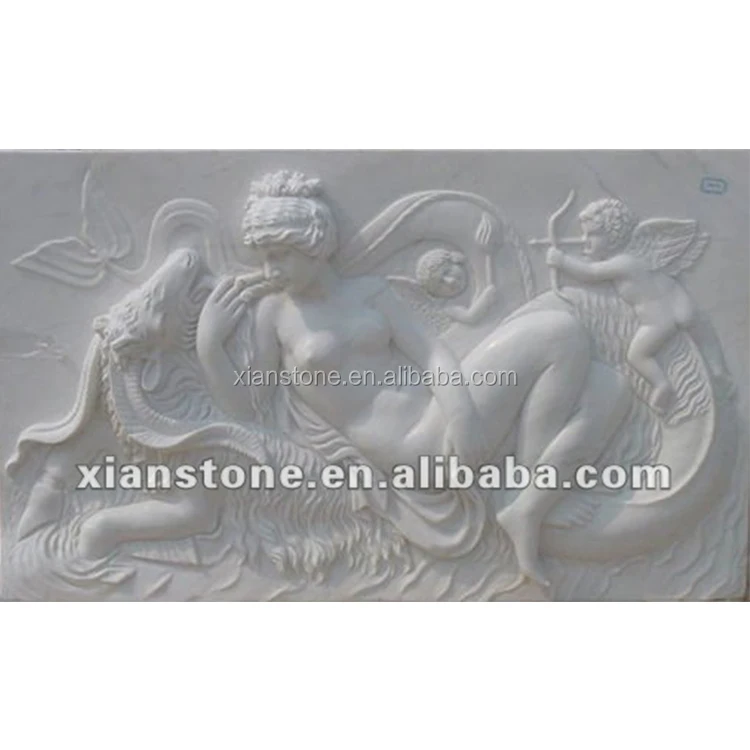 Прямоугольник белого мрамора, стены рельеф скульптура по дереву