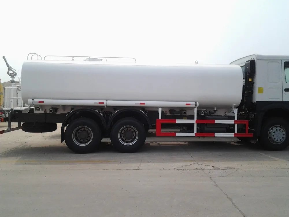 Sinotruk Howo Light Duty 4X2 8cbm Water Tank Truck