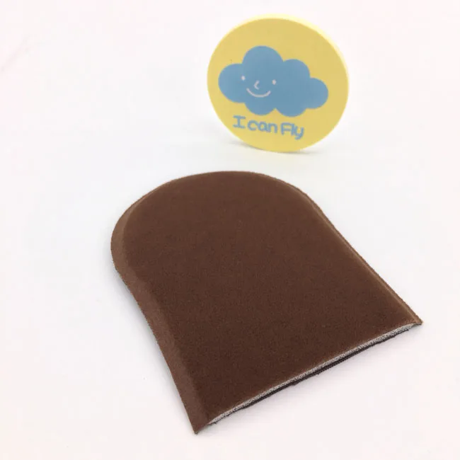 Small tan mitt for face