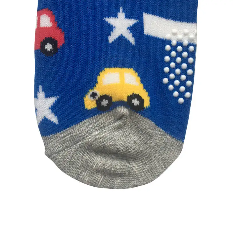 Детские спортивные нескользящие носки для парка с батутом, с вырезом лодочкой, с красочными автомобилями и звездами