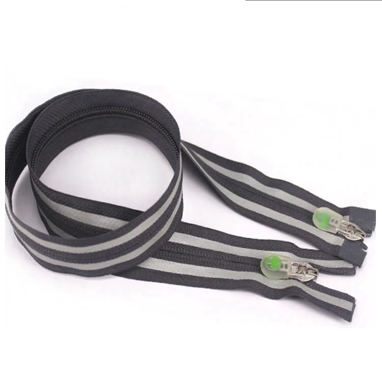 Customized Size Auto Lock Open End Garment Reflective Teeth Nylon Tape Zip Zipper