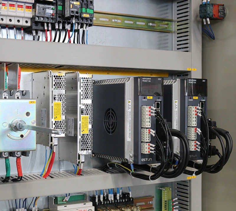  Листогибочный станок с ЧПУ WC67K 100T/3200 небольшой