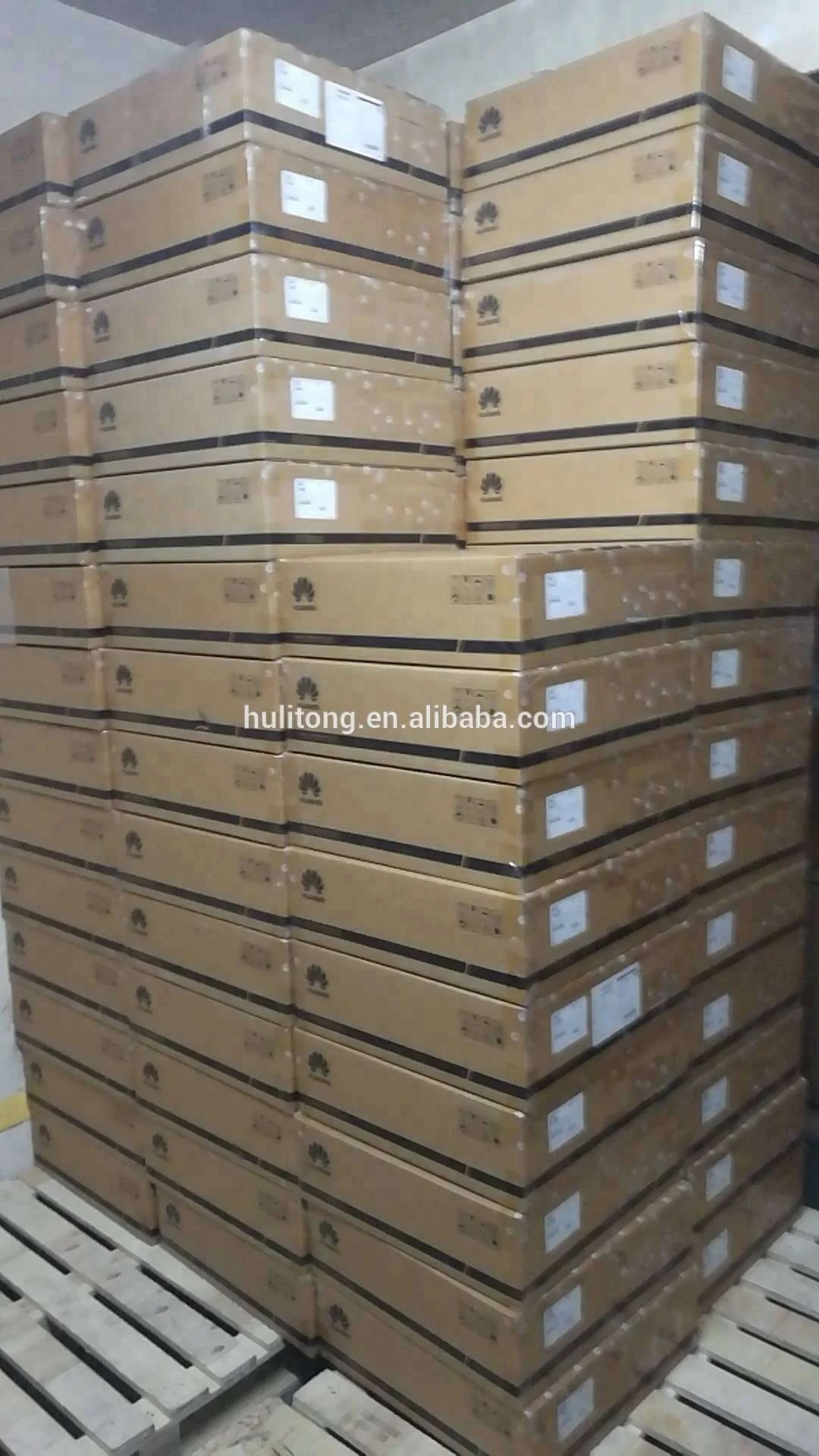 USG6320 AC узловой 8GE с памятью 2 Гб включая SSL VPN 100 пользователь HUAWEI