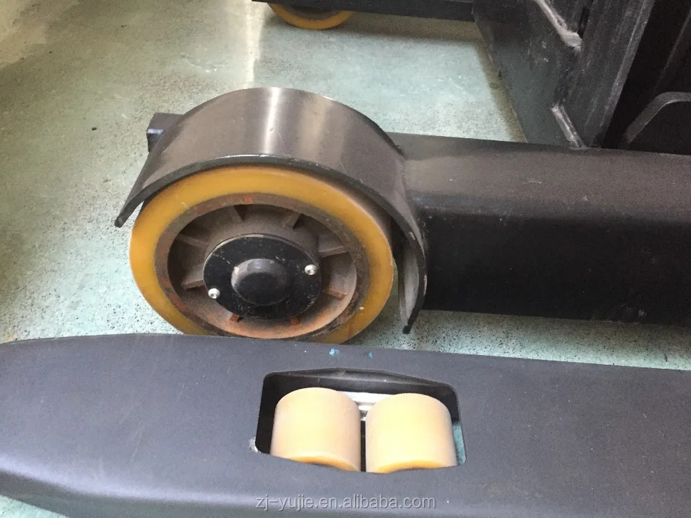 1,5 тонн уравновешенным электрическая вилка вилочного погрузчика