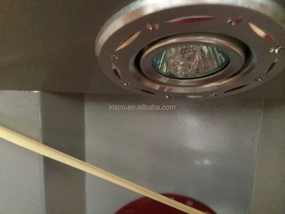 Electric dental laboratory saw for cutting dental models