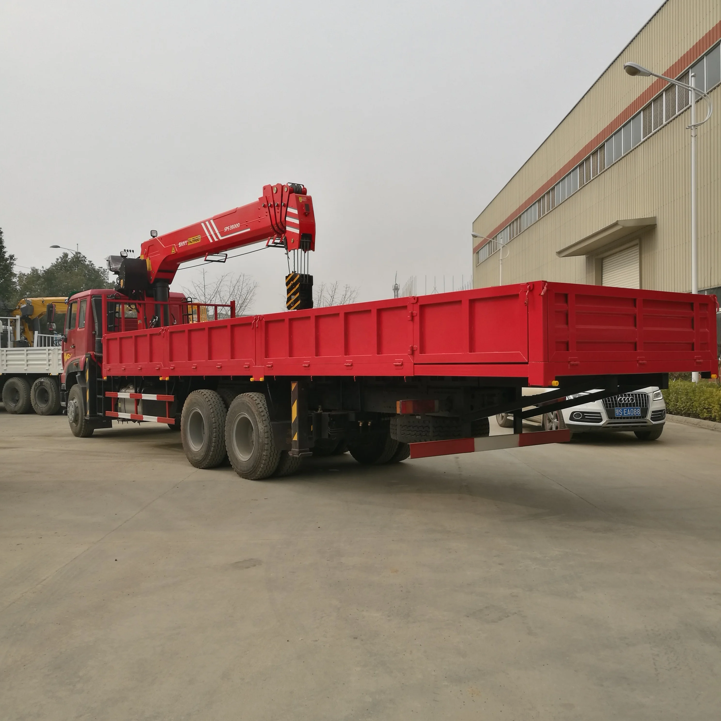 Sinotruk 14 tons new truck mounted crane