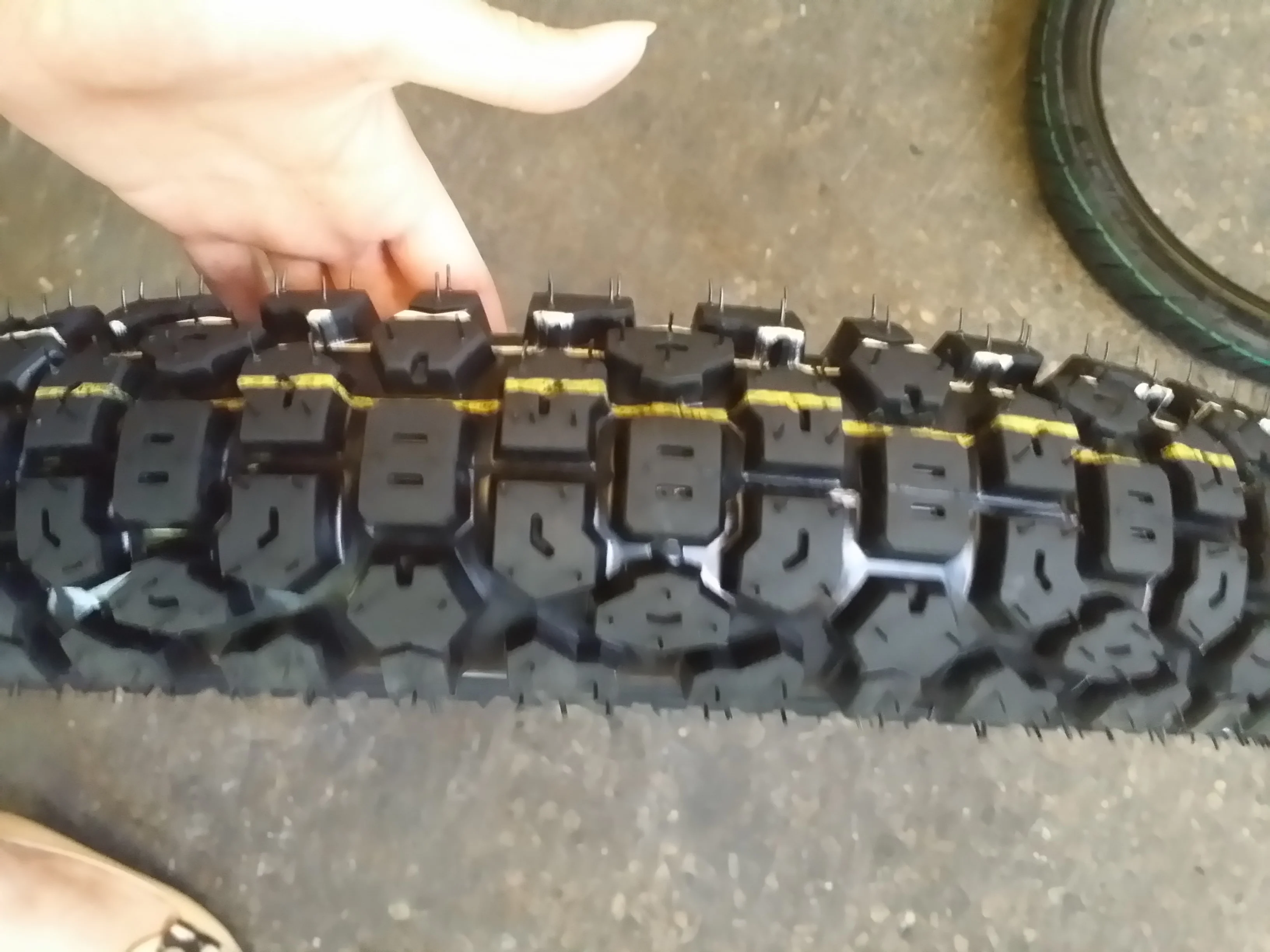 Motorcycle Tyres 300-17 300-18 250-17 250-18 410-18 110/90-16 400-8