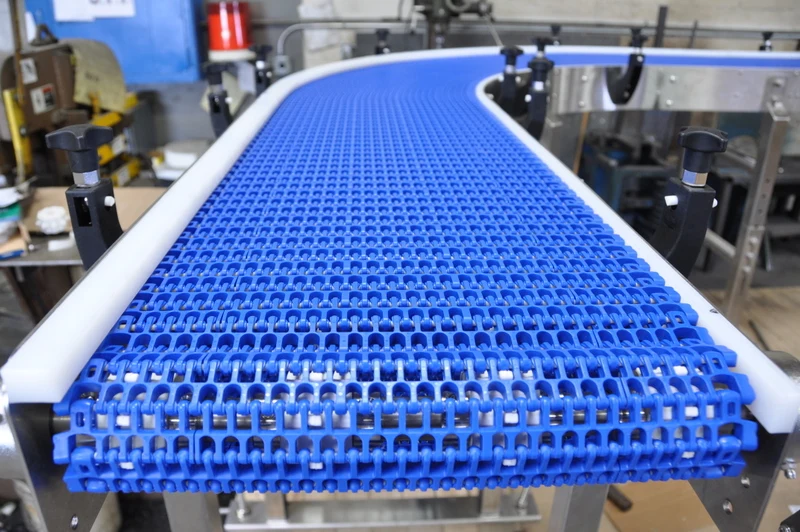 Bread baking modular plastic conveyor belt for food industry