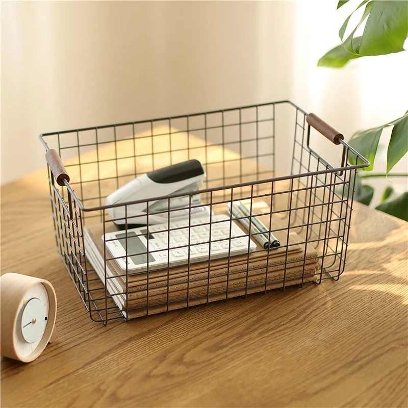 Factory direct sale Cheap Price Household Storage Fruit Black Metal Wire Mesh Basket With Insert Wooden Handles