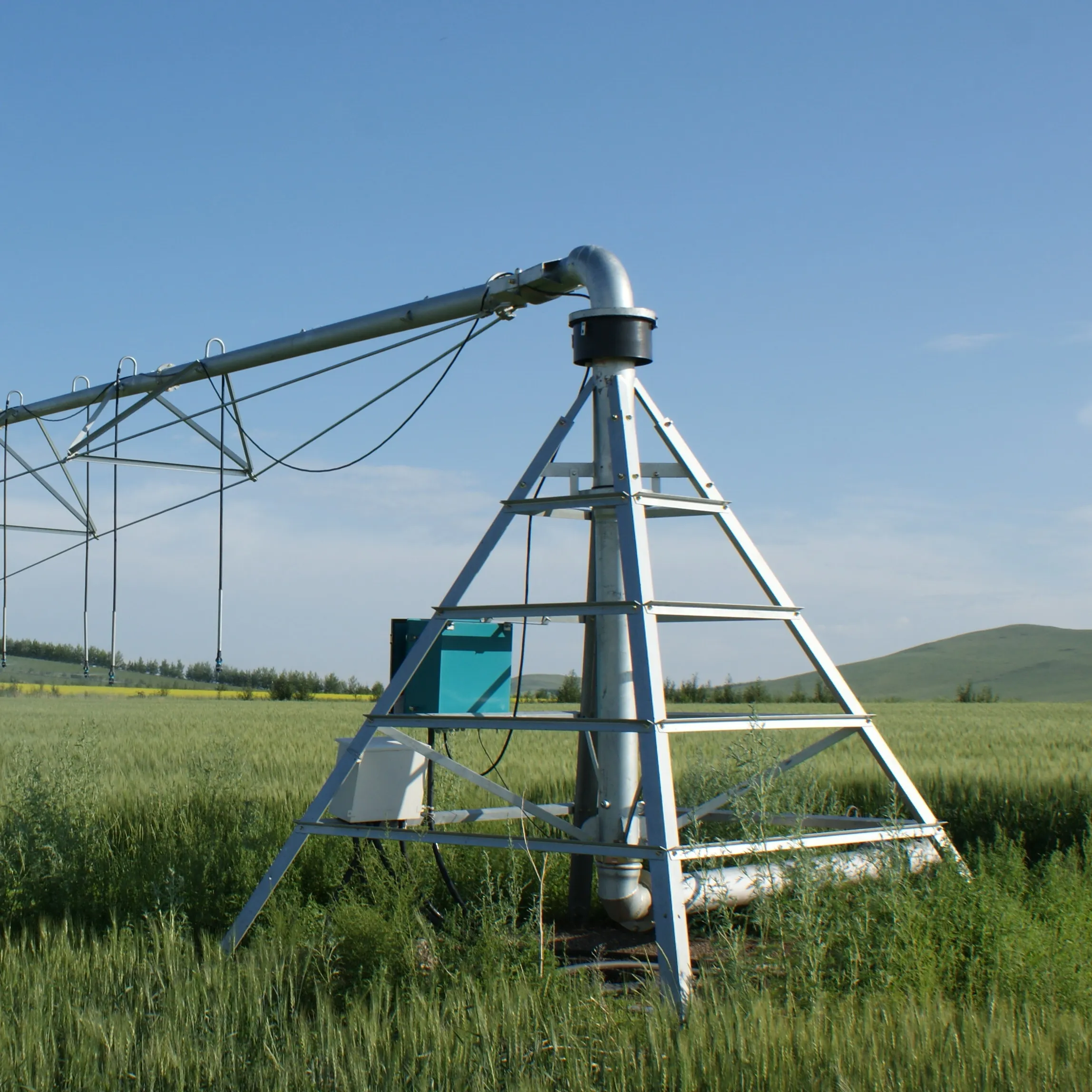 Center Pivot Irrigation System with Big Gun Sprinkler / Agricultural Machinery Farm Irrigation System