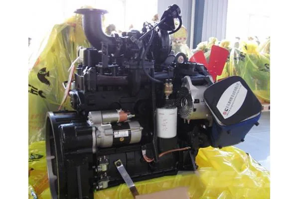 120HP Water cooling 4-Cylinder Diesel Engine 4BTA3.9-C120