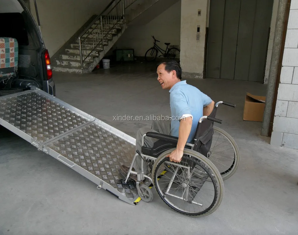 Handicap Accessible Aluminum Manual Wheelchair Folding Ramp For Van Minivan Loading Car Lift Ramp For Disabled Ce Certificate