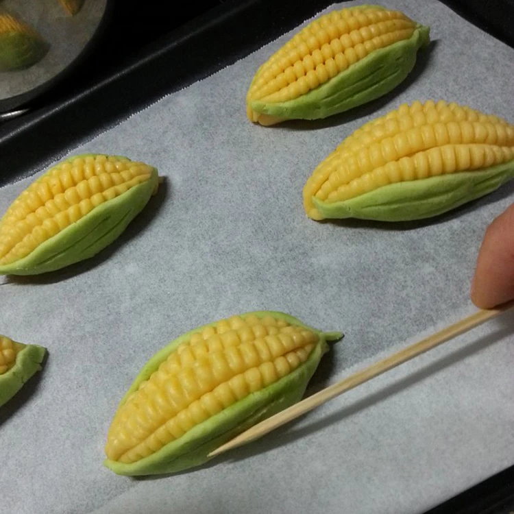 
Supply food grade white parchment printed baking paper 