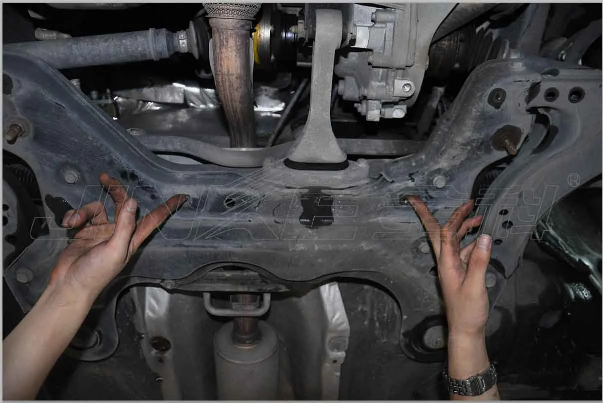 Противоскользящая пластина двигателя для деталей кузова автомобиля защитная