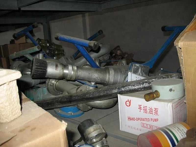 
4x2 Dongfeng 8-10tons 8000L-10 000L water tanker truck for sale 