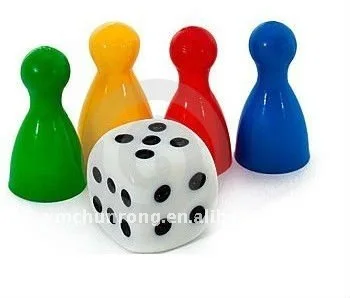 Игральные кости и шахматы для настольной игры