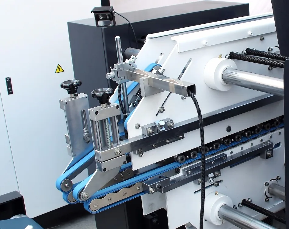 GK-650GS 4/6 POINTS CAKE PIZZA BOX GLUING PASTING MACHINE