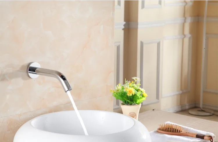 
Cheap Price Wall Mounted Infrared Sensor Faucet Luxury Brass Automatic Touchless Bathroom Water Tap from Guangzhou Factory 