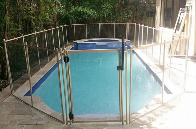 Оптовая продажа, простая сборка, съемная гладкая поверхность, сетка для ограждения вокруг безопасного забора бассейна