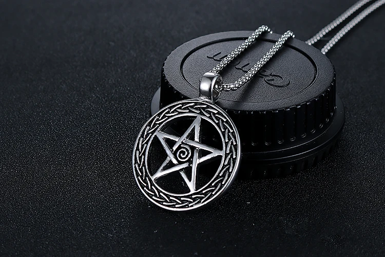 Unisex Stainless Steel   pentacle star Round  Pendant Titanium Steel  Supernatural Pentagram Necklace Xmas Gift  stock
