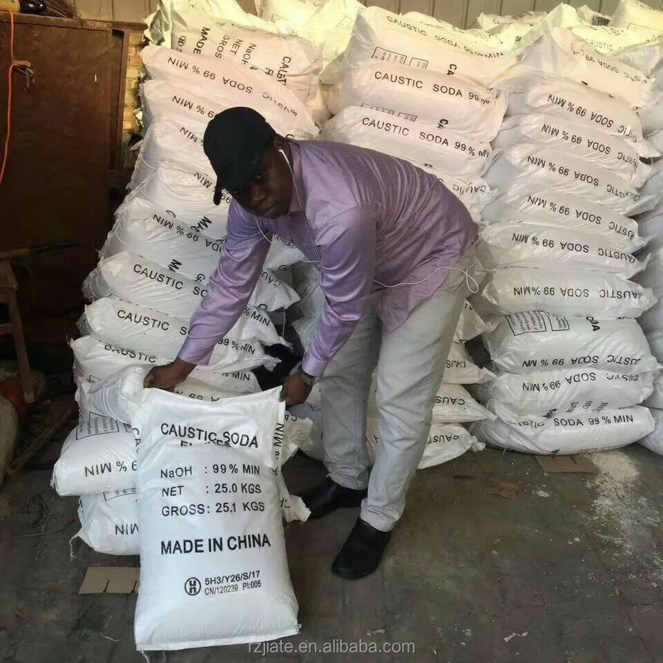 
 Хлопья каустической соды  