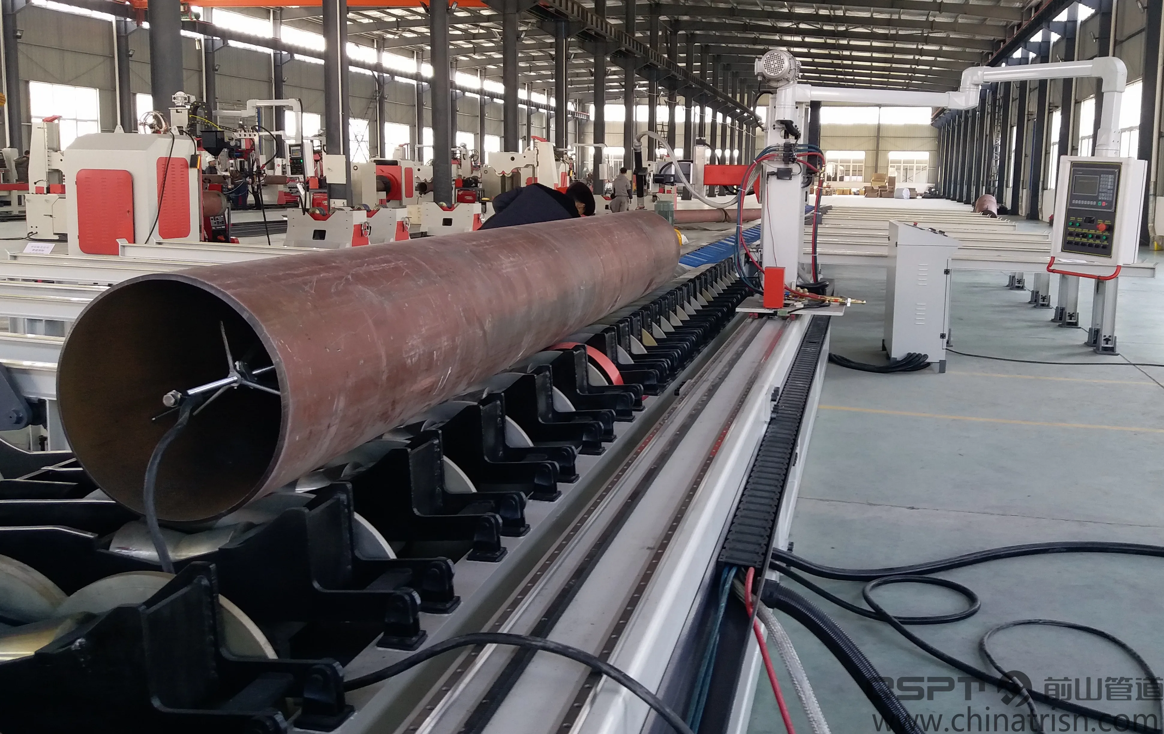 Roller-bench type CNC pipe flame/plasma bevel cutting machine