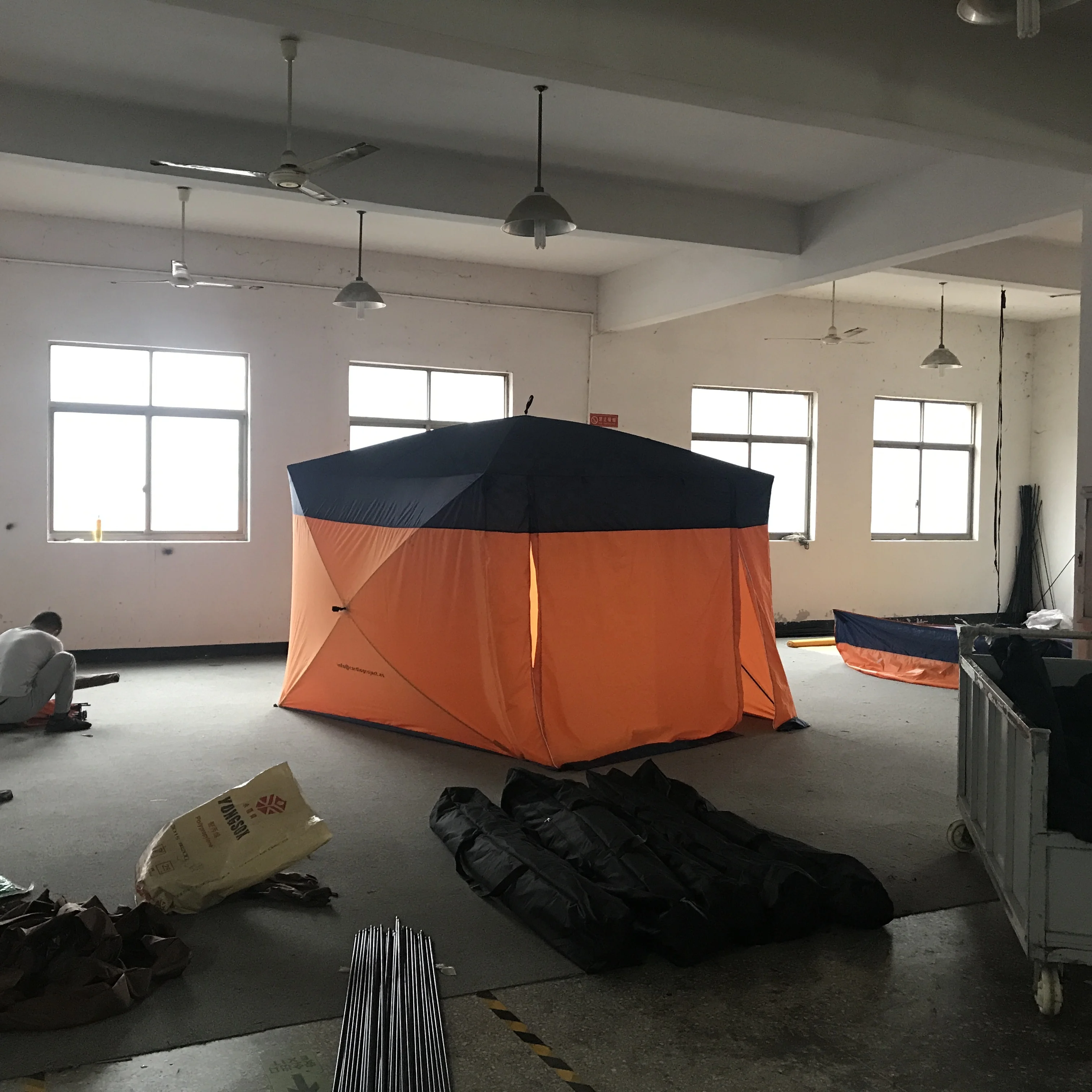 
Portable Work Cabana Eemergency Camping Tent for Sale 