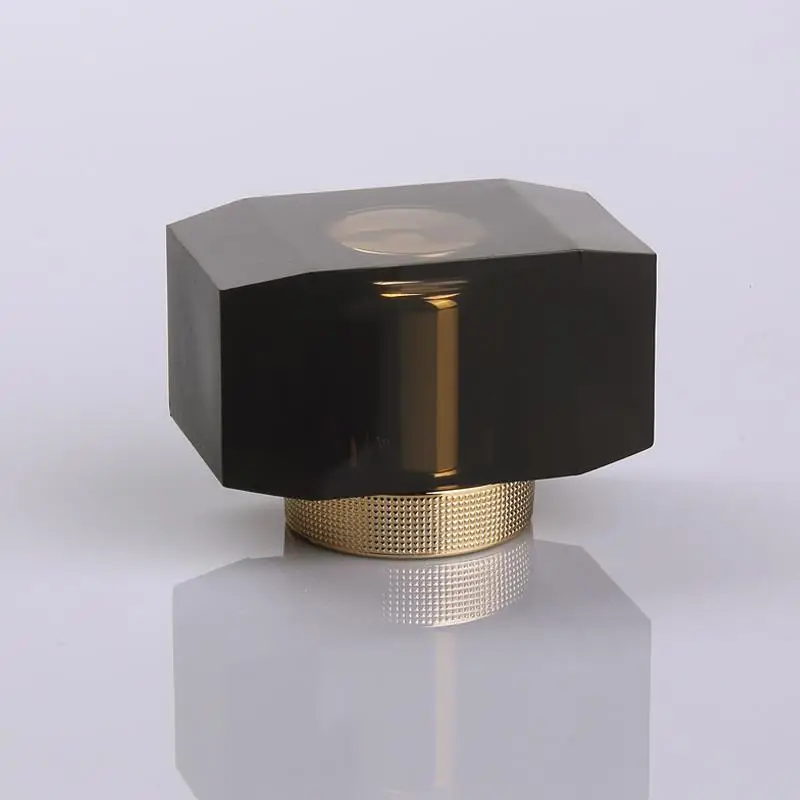 Заказать красивый колпачок и крышку духов Zamac