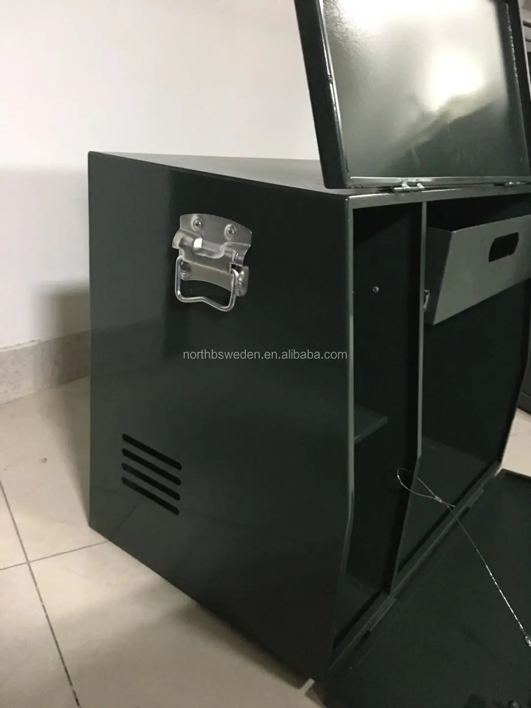 heavy duty saddlery grooming box