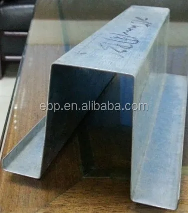 Omega shape roofing truss / trussed rafter