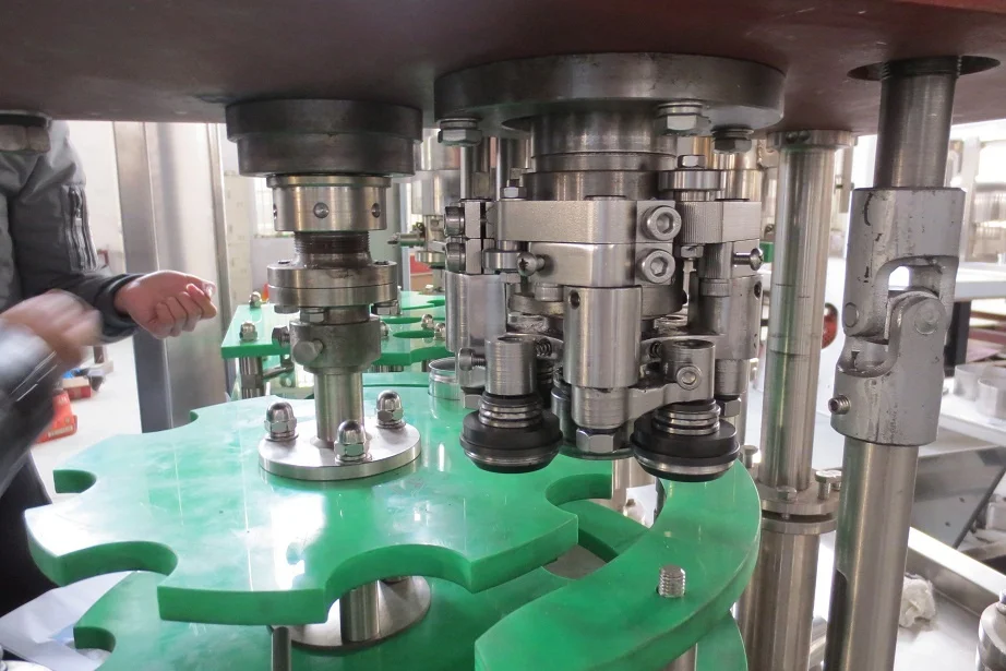Full automatic carbonated drinks soft soda craft beer aluminum tin Can filling machine equipment