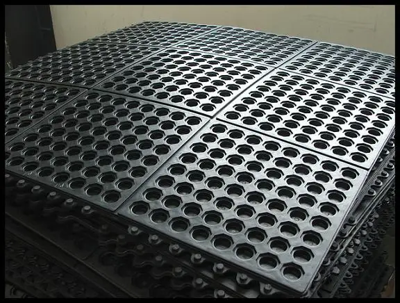 Wet Area Anti Non slip Outdoor Ring Hole Rubber Drainage Mats