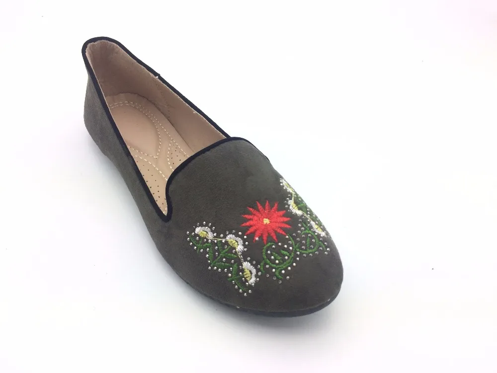 New Women Embroidering Shallow Mouch Tip Flat Boat Shoes