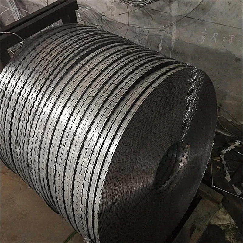 Razor Barbed Wire  Hot Dipped Galvanized Razer Wire Coil BTO-22 Type