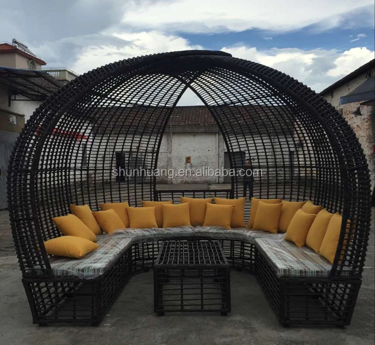 Latest design outdoor rattan sun bed wicker day bed hotel swimming pool chaise lounge