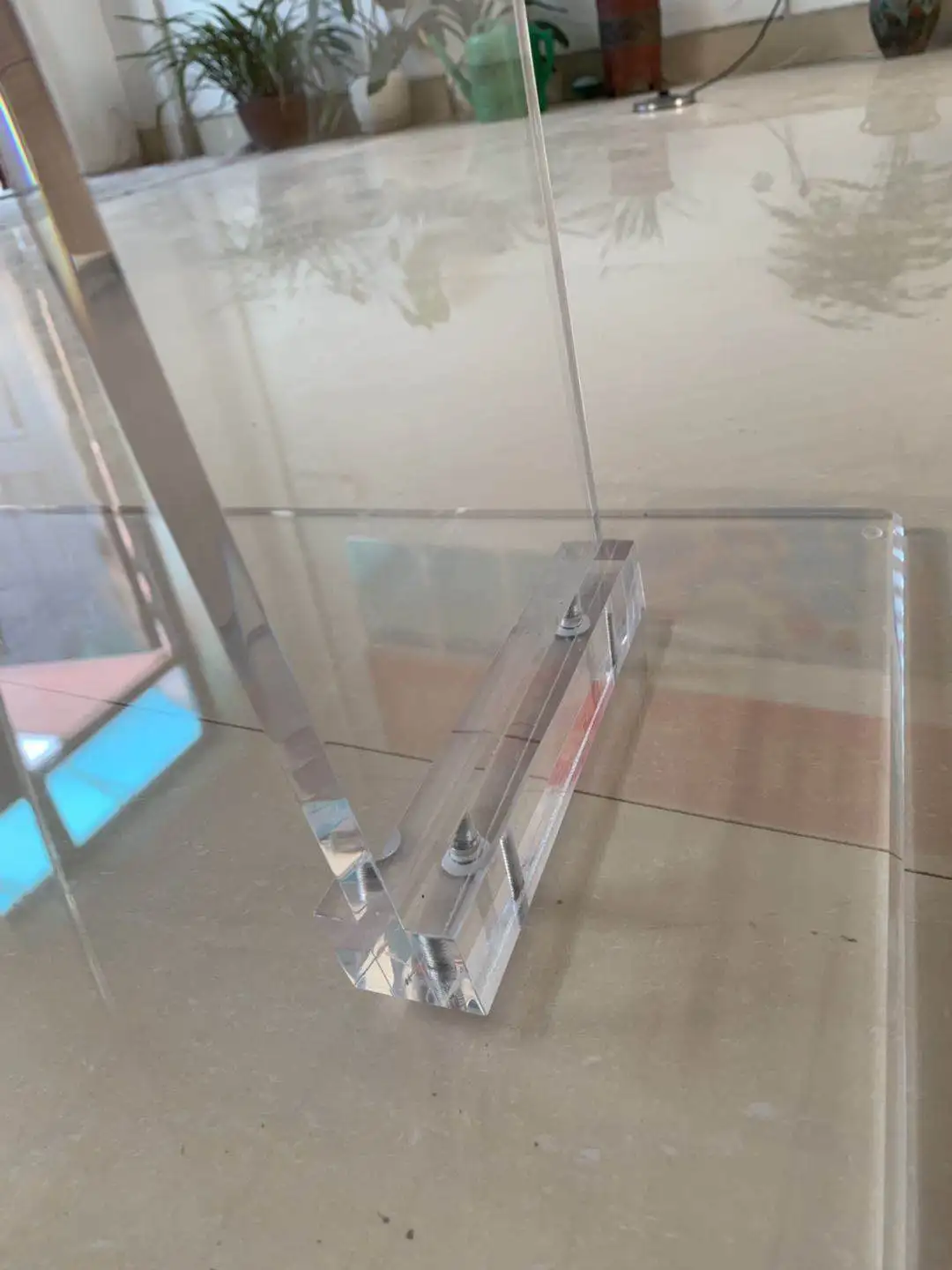 Напольная изогнутая дизайнерская акриловая кафедра и подиумная Колонка подставки для церкви с полкой