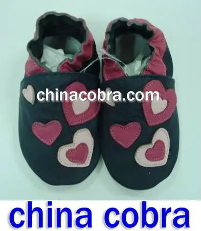 
CN spring top selling designs 2021 high quality soft sole leather baby shoes soft leather slippers 