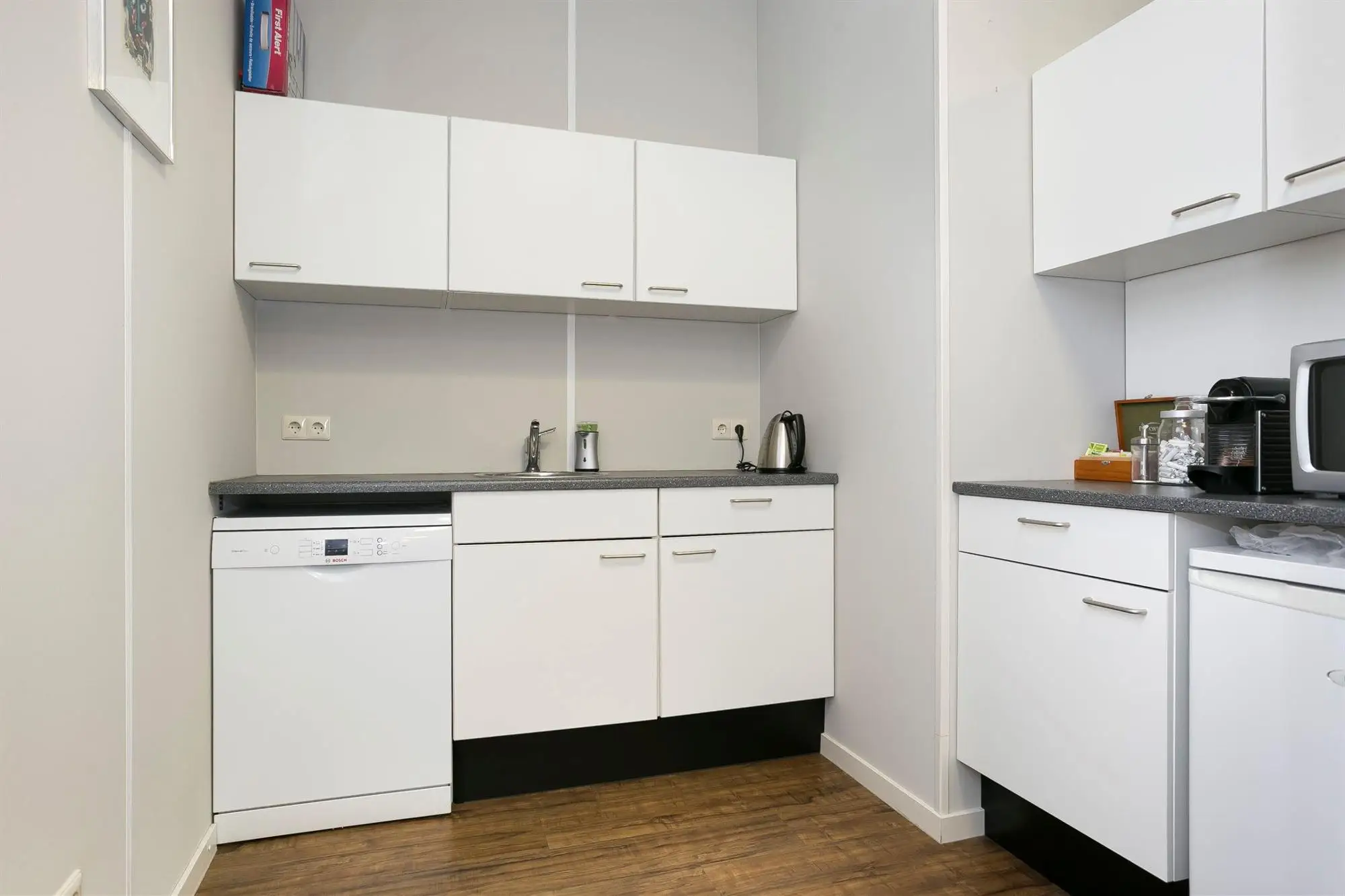 Factory customize lacquer finish kitchen designs kitchen cabinet for small spaces