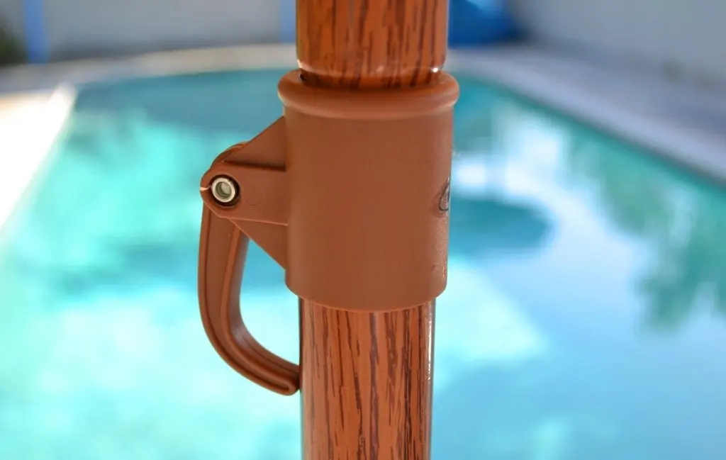 Sun Protection UV30+ Wood color Aluminium pole Deluxe 7.5 Feet TIKI Hawaii  Beach Umbrella with Synethic Straw  thatch roof