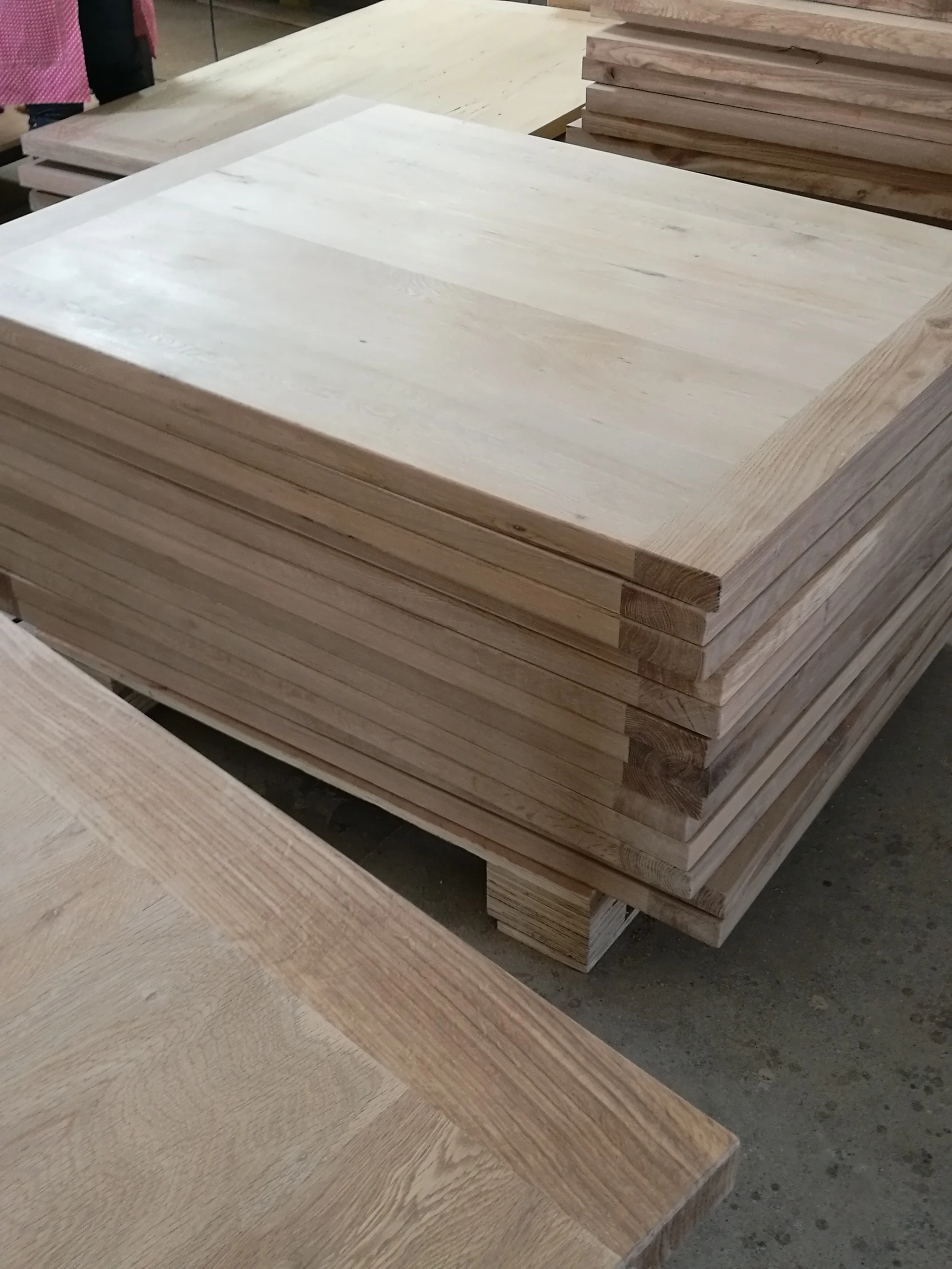 Стол из дубового шпона