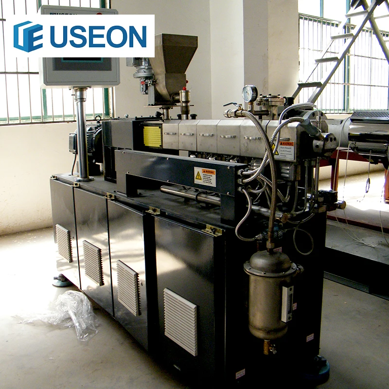 Хорошее Обслуживание лаборатории пластик масштаб двухшнековые экструдера ПВХ Экструзионная линия машины
