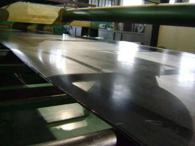 Хорошее гибкостью EP резиновая конвейерная лента цена от производителя